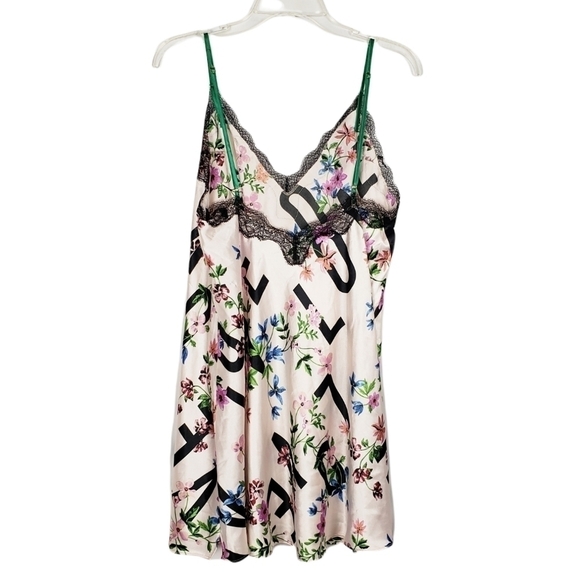 VICTORIA'S SECRET floral love slip mini - Picture 2 of 5